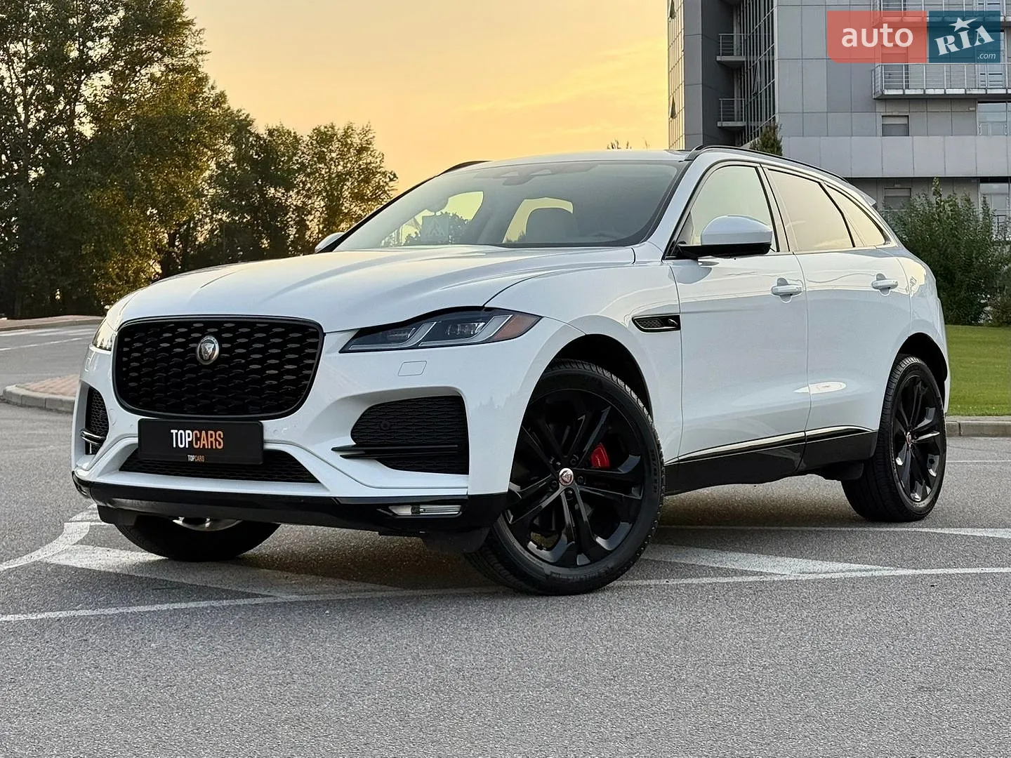 2022 Jaguar F-Pace - фото 1