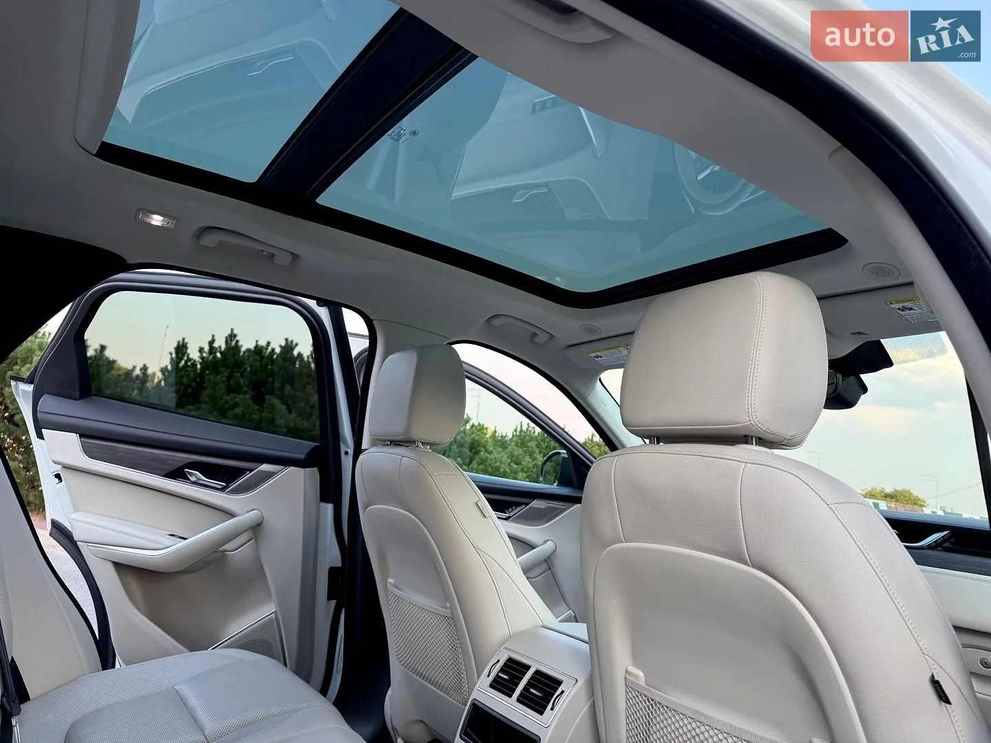 2022 Jaguar F-Pace - мініатюра 48