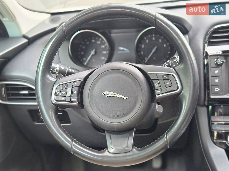 Внедорожник / Кроссовер Jaguar F-Pace 2016 в Киеве фото 9 Внедорожник / Кроссовер Jaguar F-Pace 2016 в Киеве
