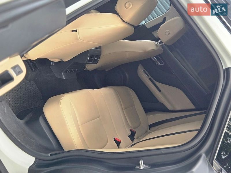 Внедорожник / Кроссовер Jaguar F-Pace 2016 в Киеве фото 11 Внедорожник / Кроссовер Jaguar F-Pace 2016 в Киеве