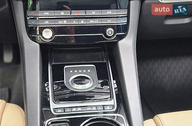 Внедорожник / Кроссовер Jaguar F-Pace 2016 в Киеве фото 18 Внедорожник / Кроссовер Jaguar F-Pace 2016 в Киеве