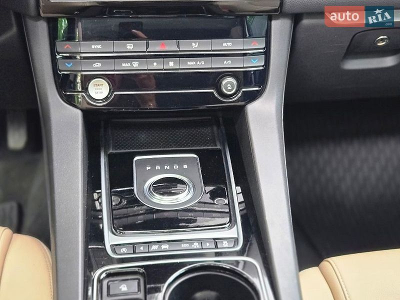 Внедорожник / Кроссовер Jaguar F-Pace 2016 в Киеве фото 18 Внедорожник / Кроссовер Jaguar F-Pace 2016 в Киеве