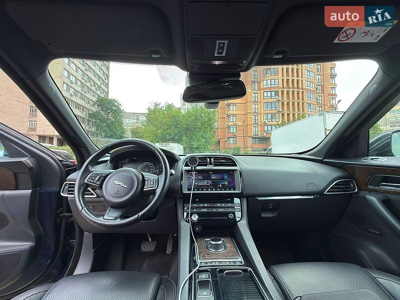 Позашляховик / Кросовер Jaguar F-Pace 2016 в Києві