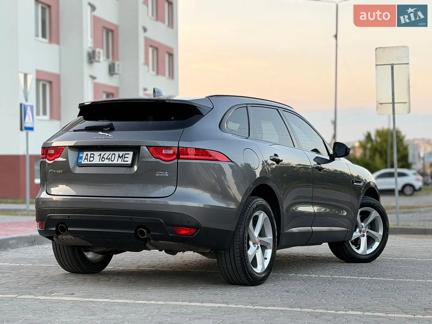 2018 Jaguar F-Pace - мініатюра 4