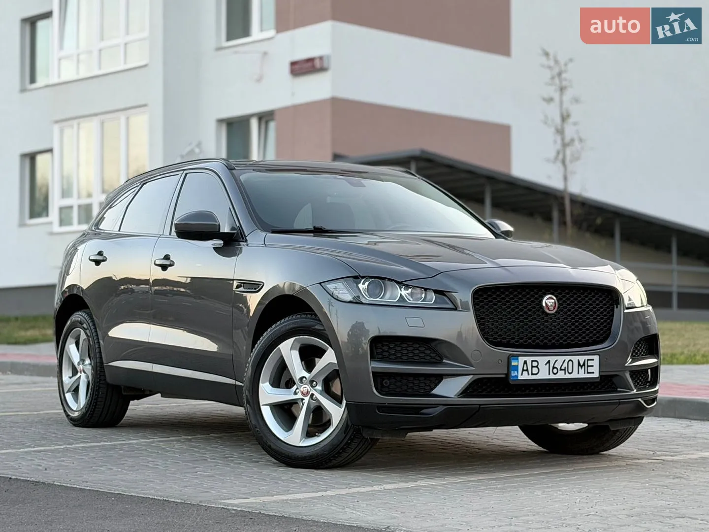 2018 Jaguar F-Pace - мініатюра 12