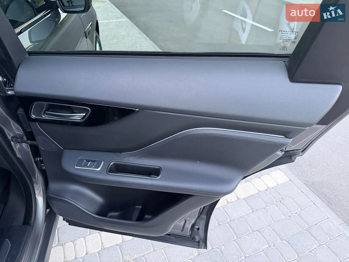 2018 Jaguar F-Pace - мініатюра 42