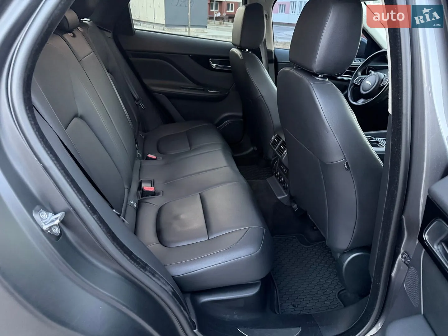 2018 Jaguar F-Pace - мініатюра 43