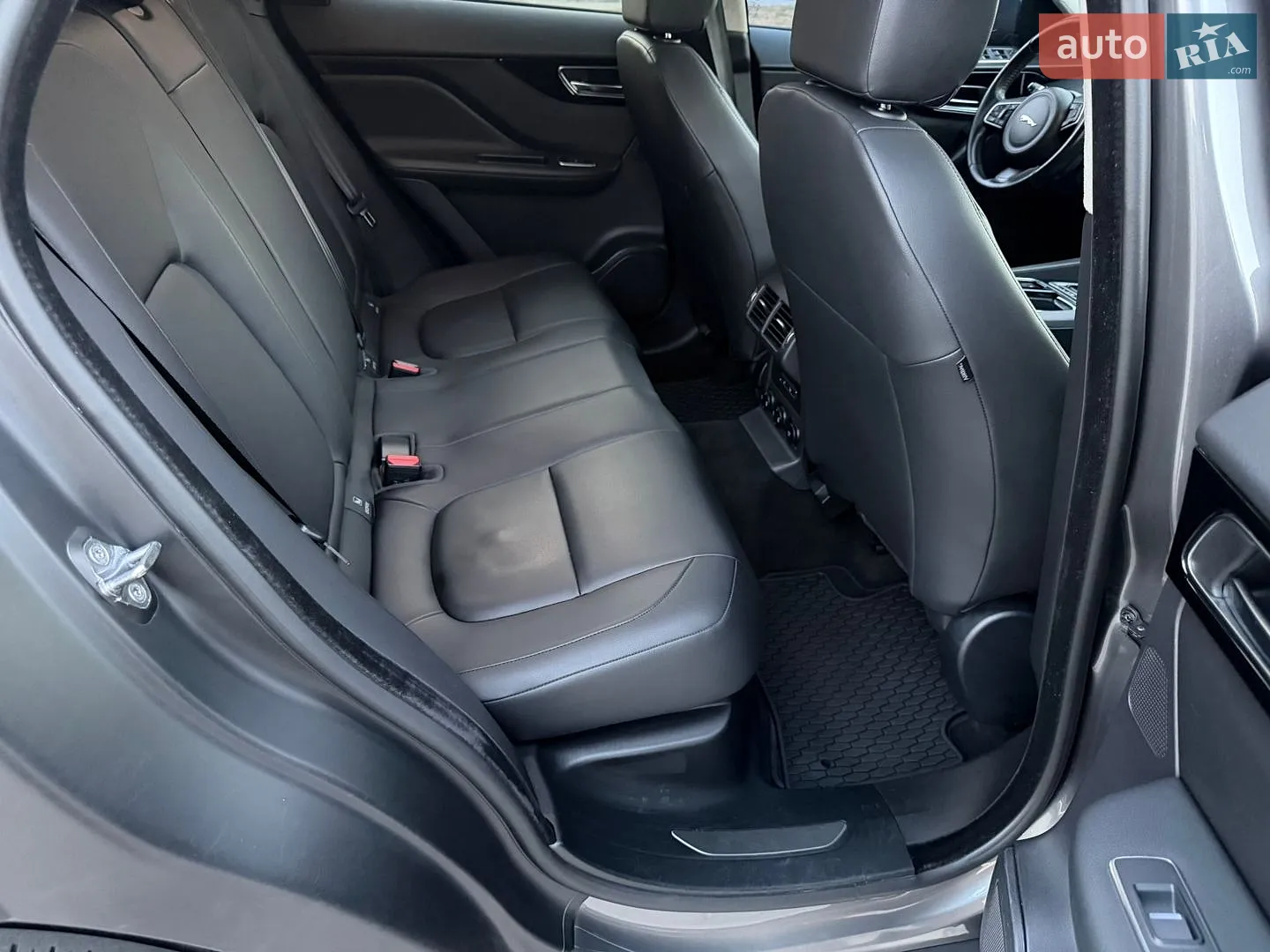 2018 Jaguar F-Pace - мініатюра 44