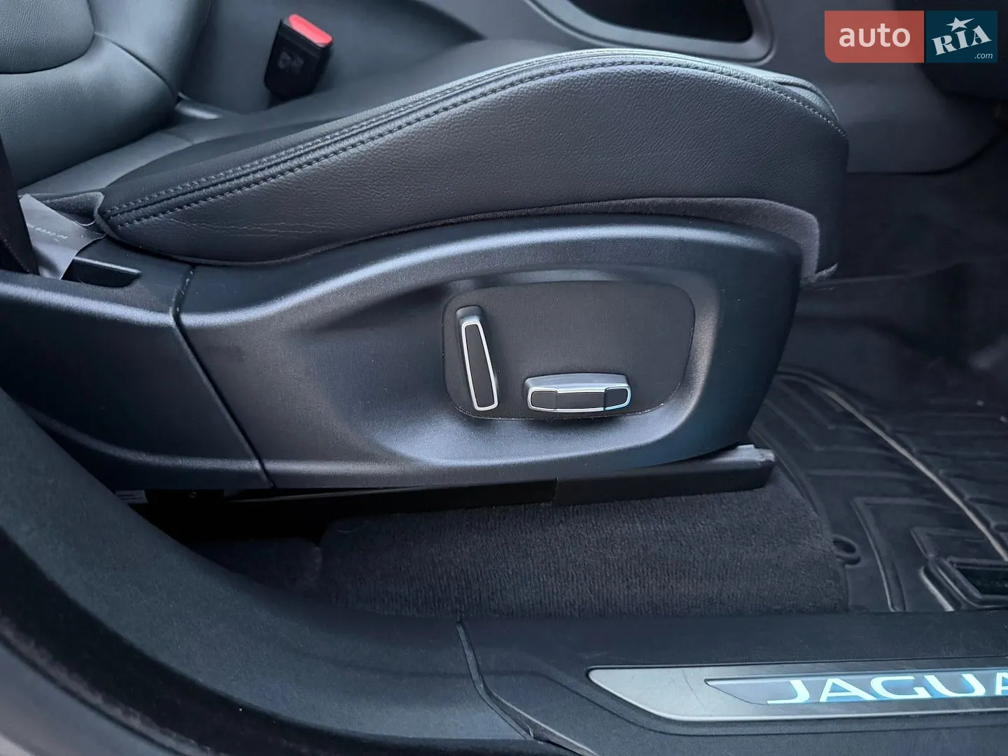 2018 Jaguar F-Pace - мініатюра 50