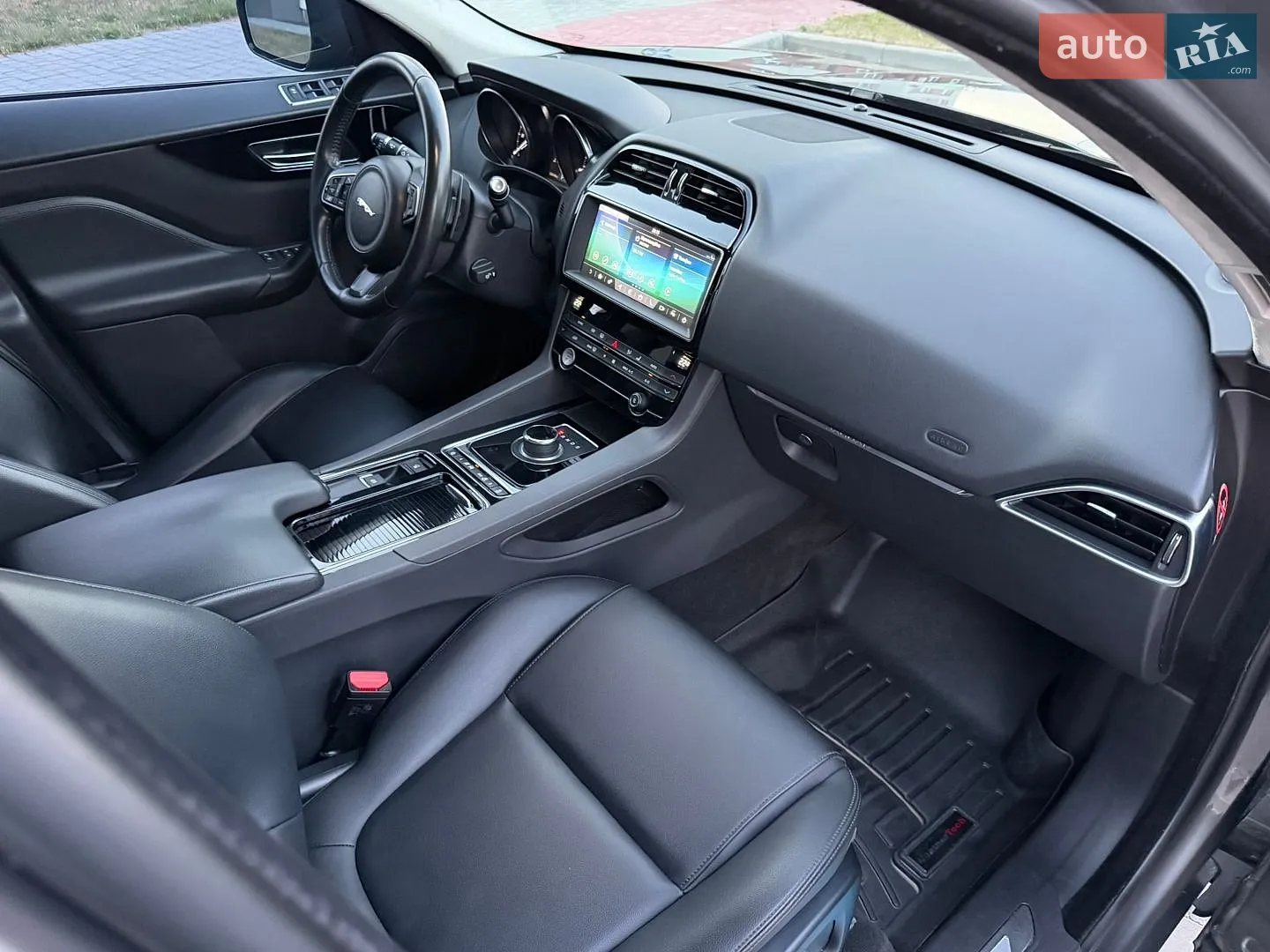 2018 Jaguar F-Pace - мініатюра 52