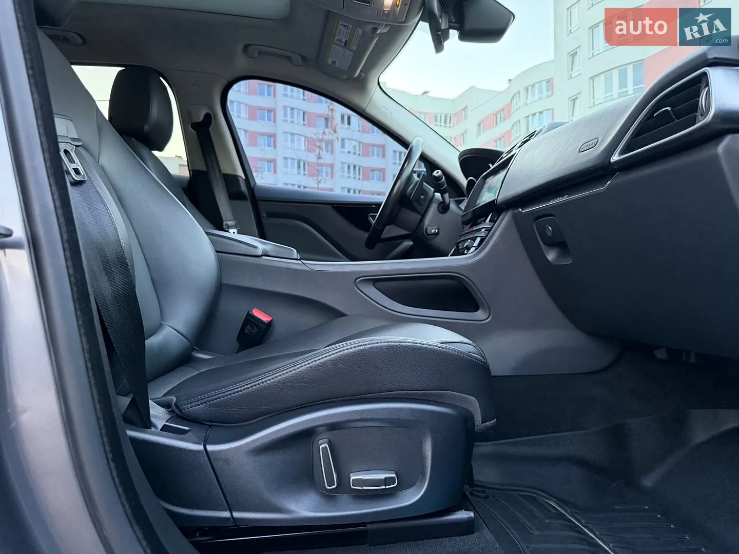 2018 Jaguar F-Pace - мініатюра 54