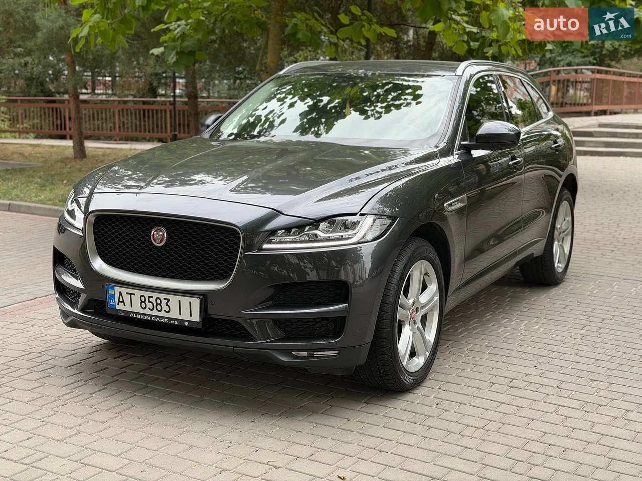 2017 Jaguar F-Pace - мініатюра 21
