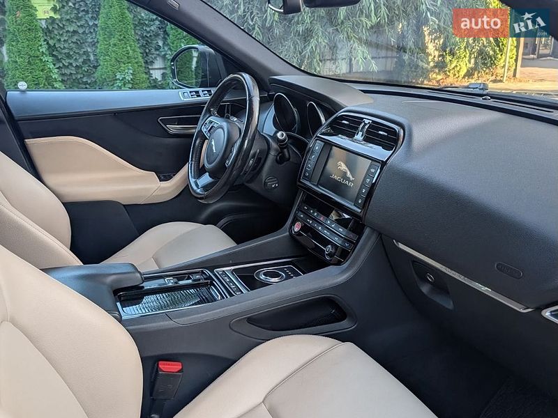 Позашляховик / Кросовер Jaguar F-Pace 2017 в Івано-Франківську