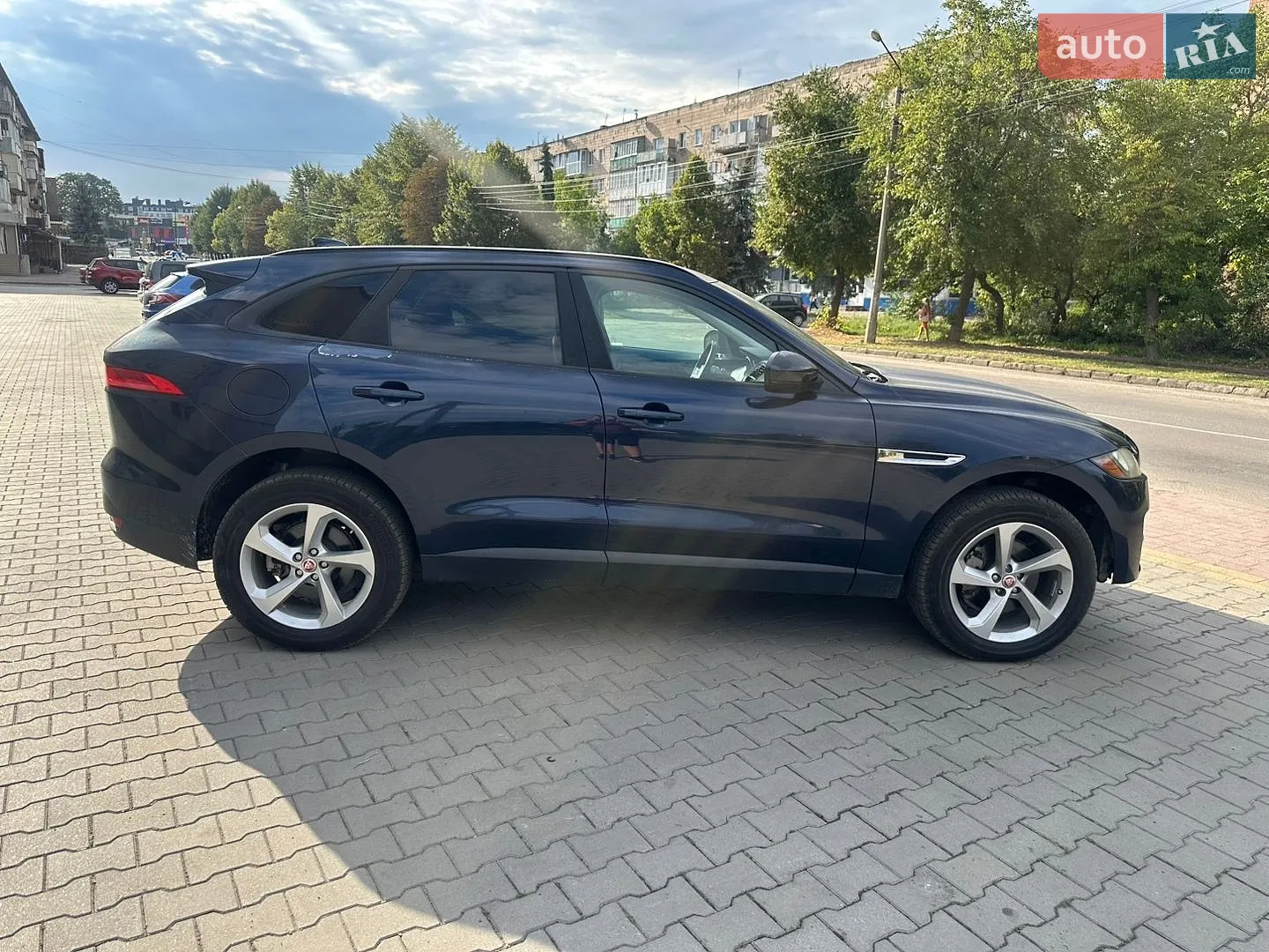 2016 Jaguar F-Pace - мініатюра 2