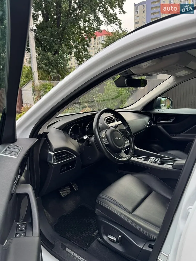 2018 Jaguar F-Pace - мініатюра 17