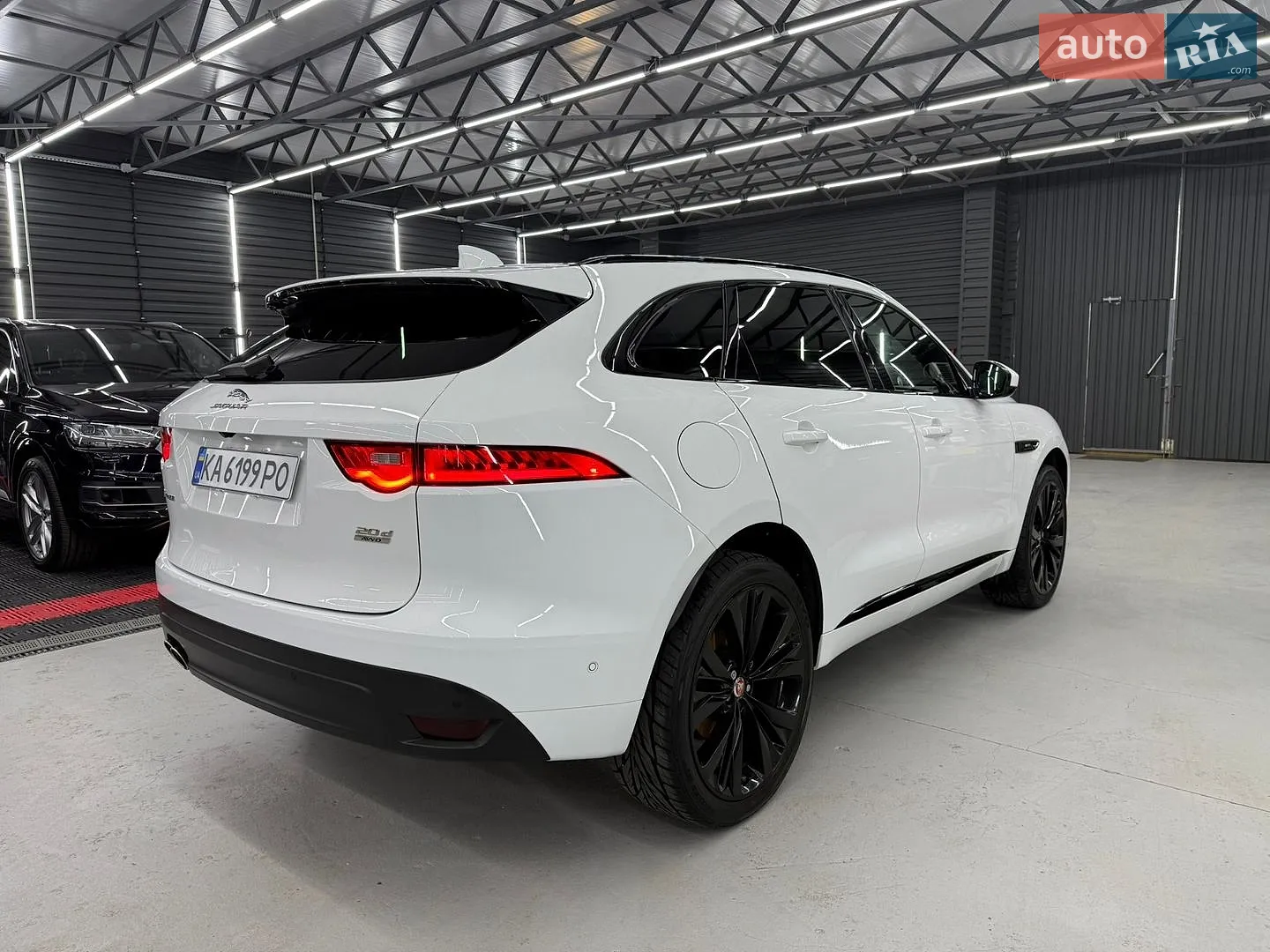 2018 Jaguar F-Pace - мініатюра 15