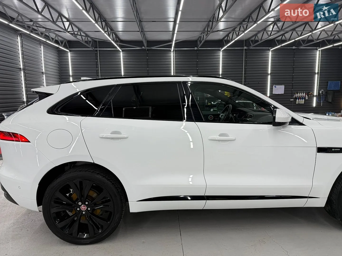 2018 Jaguar F-Pace - мініатюра 18