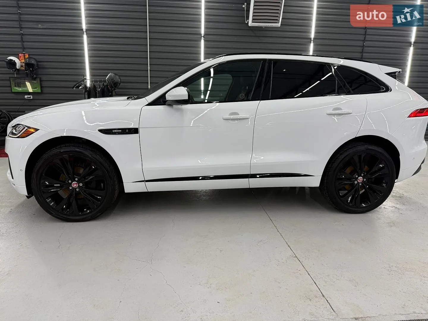 2018 Jaguar F-Pace - мініатюра 21