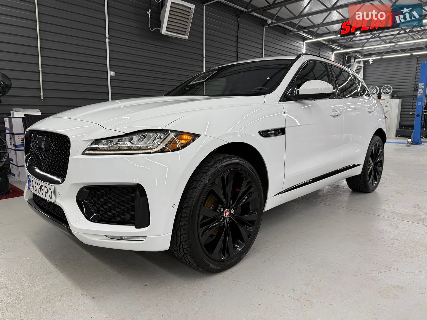 2018 Jaguar F-Pace - мініатюра 22