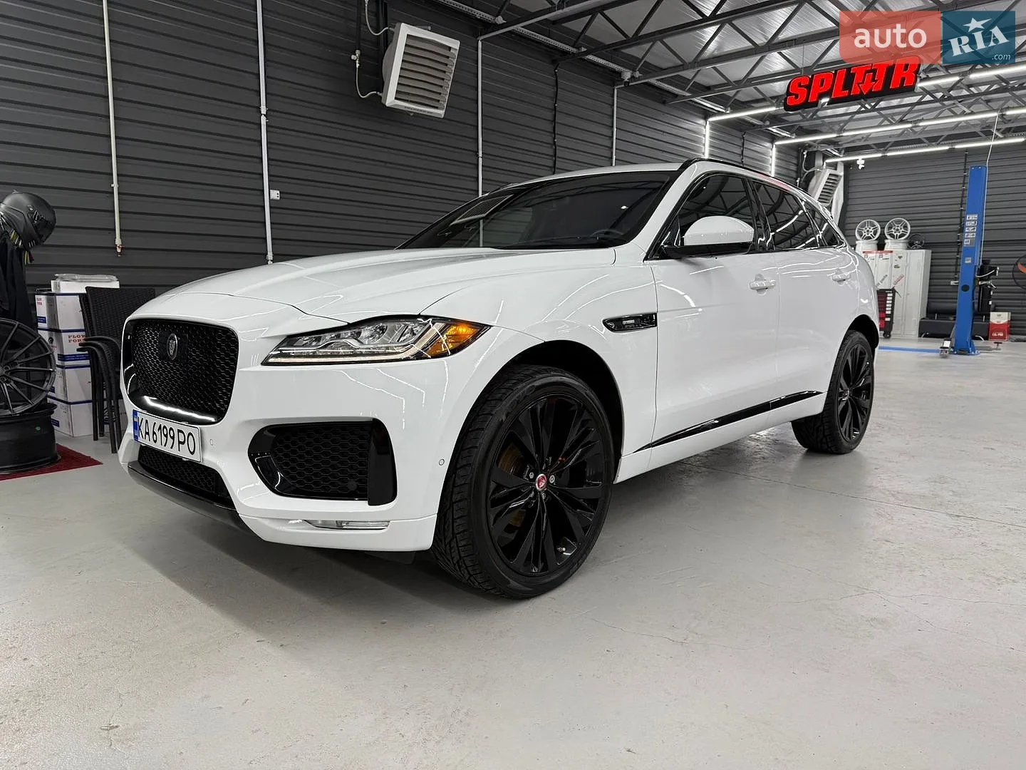 2018 Jaguar F-Pace - мініатюра 24