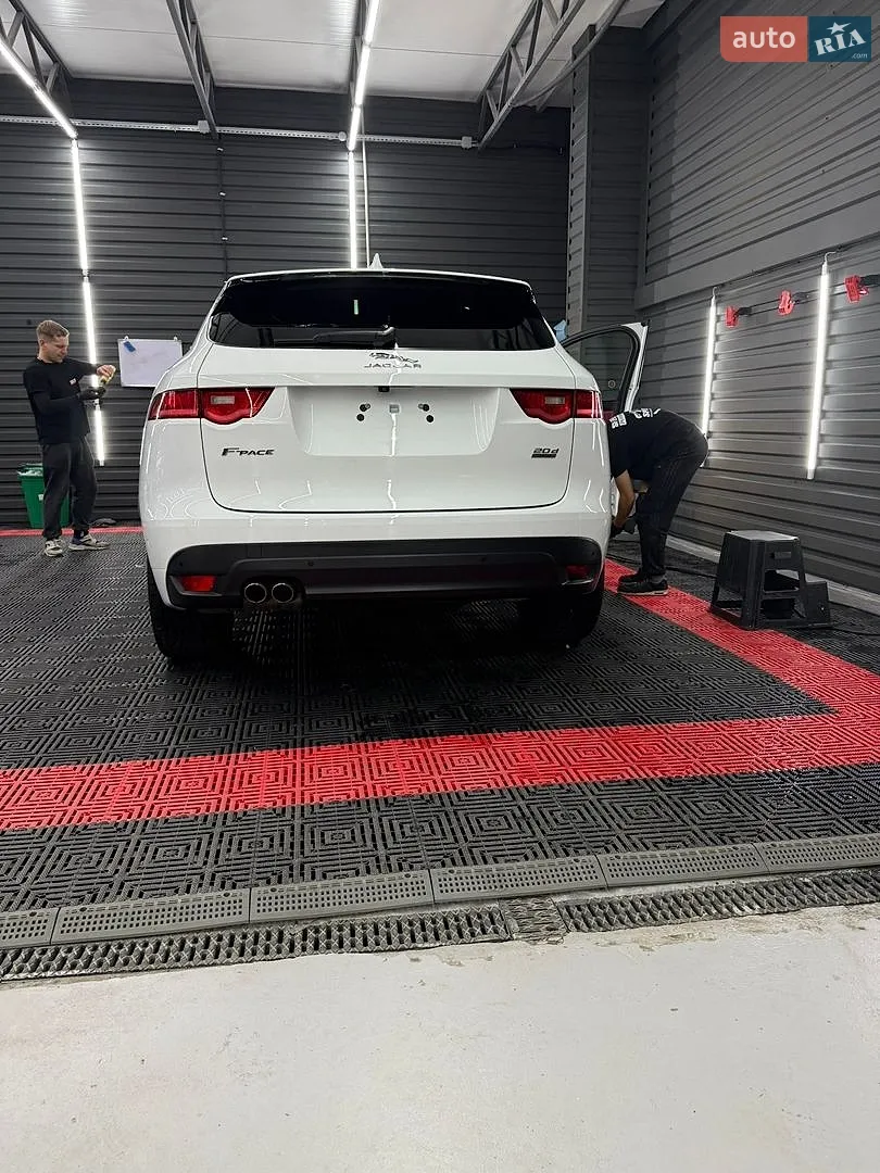 2018 Jaguar F-Pace - мініатюра 25