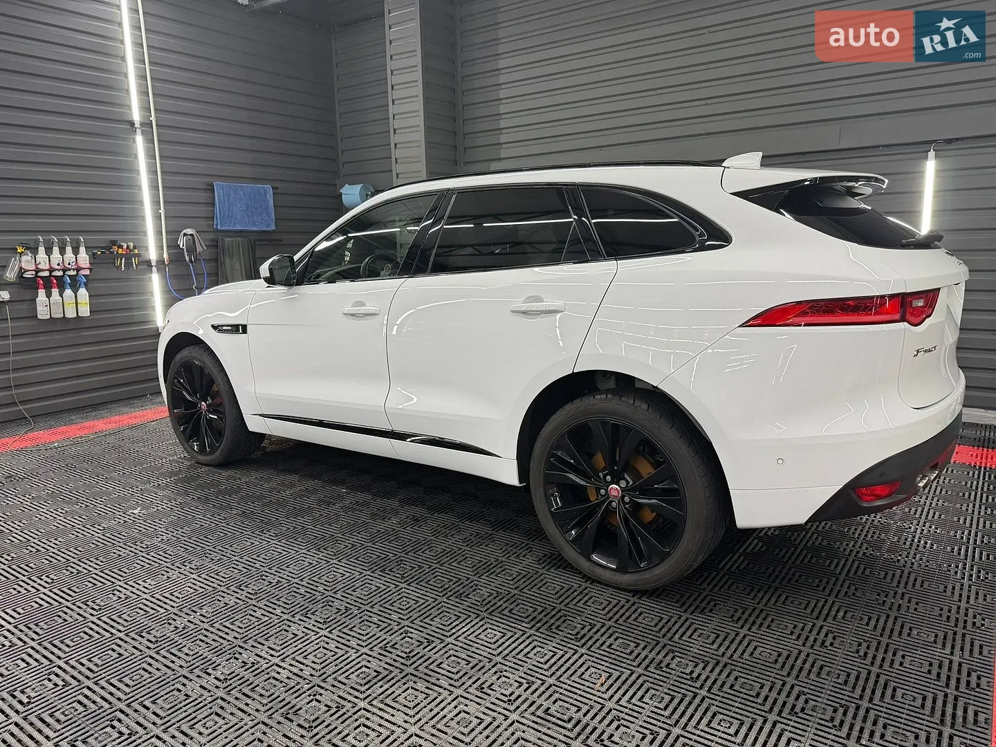 2018 Jaguar F-Pace - мініатюра 26