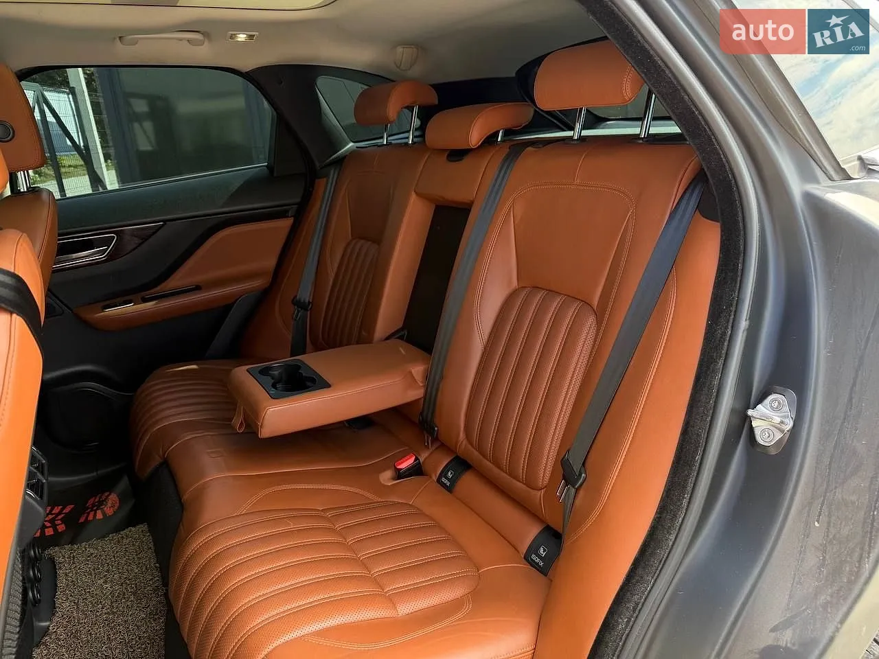 2016 Jaguar F-Pace - мініатюра 14