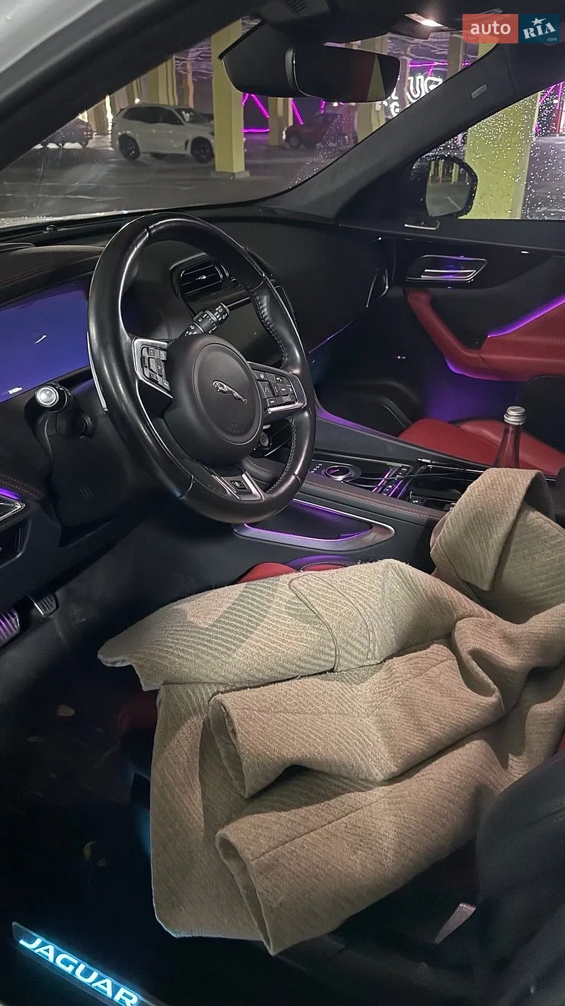 2018 Jaguar F-Pace - мініатюра 27