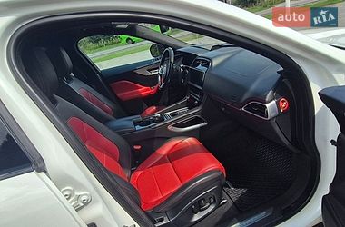 Внедорожник / Кроссовер Jaguar F-Pace 2017 в Дубно