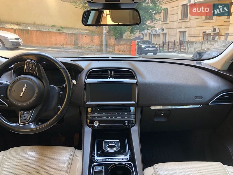Внедорожник / Кроссовер Jaguar F-Pace 2017 в Киеве