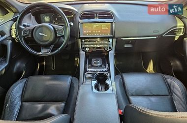 Внедорожник / Кроссовер Jaguar F-Pace 2016 в Киеве