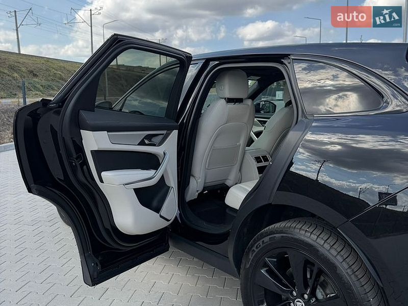 Внедорожник / Кроссовер Jaguar F-Pace 2024 в Ирпене