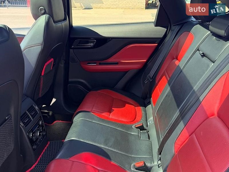 Позашляховик / Кросовер Jaguar F-Pace 2016 в Миколаєві