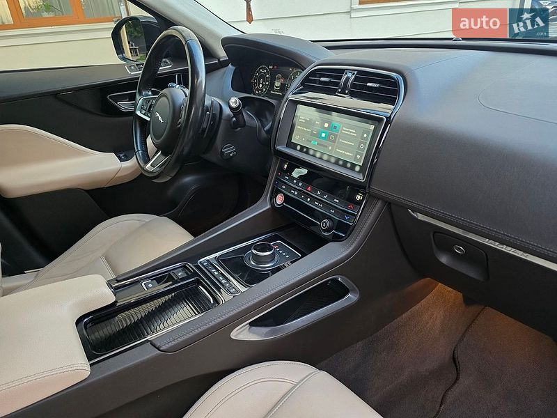Внедорожник / Кроссовер Jaguar F-Pace 2020 в Ивано-Франковске