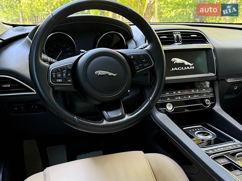 Позашляховик / Кросовер Jaguar F-Pace 2019 в Тернополі