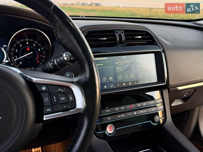 Внедорожник / Кроссовер Jaguar F-Pace 2018 в Киеве