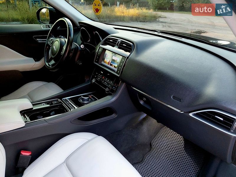 Позашляховик / Кросовер Jaguar F-Pace 2016 в Чернігові фото 31 Позашляховик / Кросовер Jaguar F-Pace 2016 в Чернігові