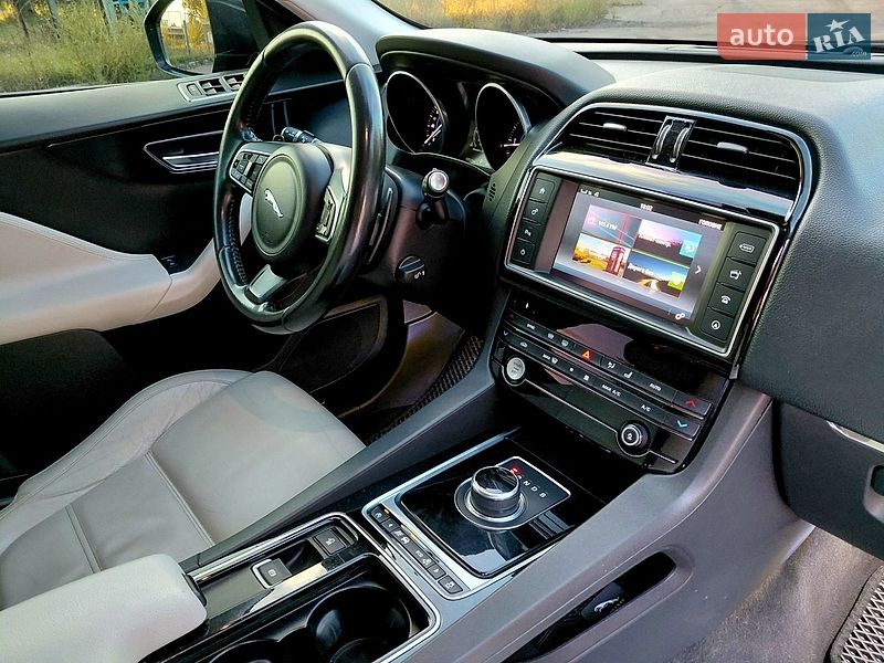 Позашляховик / Кросовер Jaguar F-Pace 2016 в Чернігові фото 32 Позашляховик / Кросовер Jaguar F-Pace 2016 в Чернігові