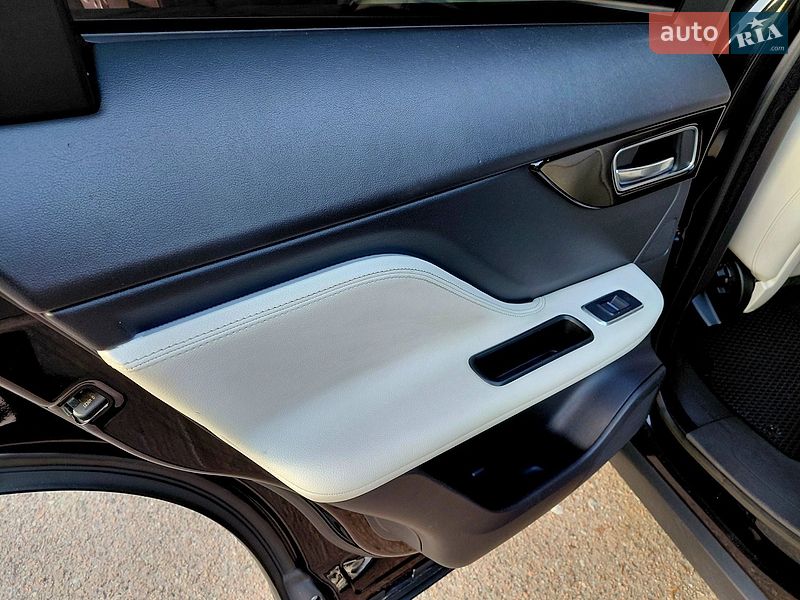 Позашляховик / Кросовер Jaguar F-Pace 2016 в Чернігові фото 37 Позашляховик / Кросовер Jaguar F-Pace 2016 в Чернігові