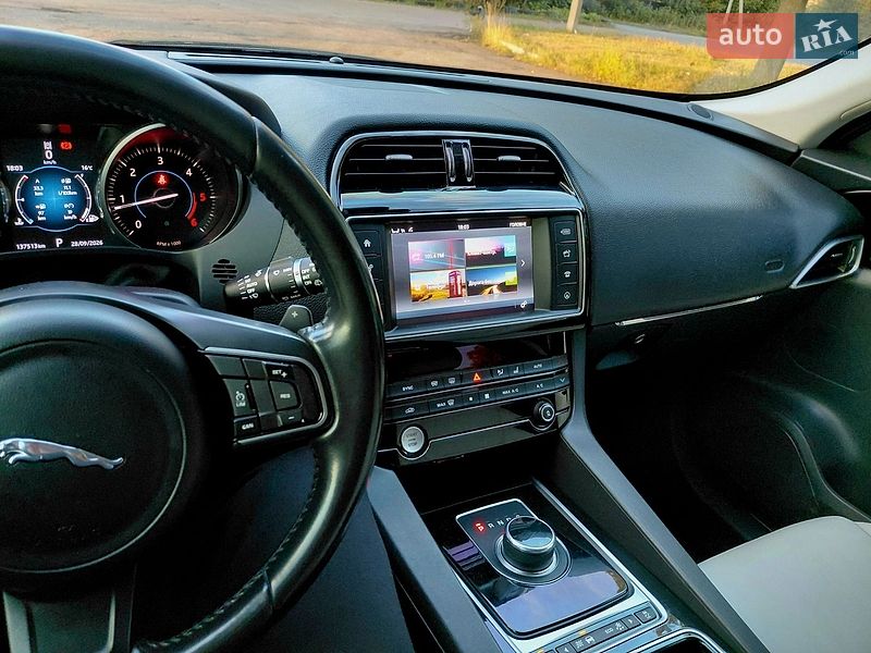 Позашляховик / Кросовер Jaguar F-Pace 2016 в Чернігові фото 40 Позашляховик / Кросовер Jaguar F-Pace 2016 в Чернігові