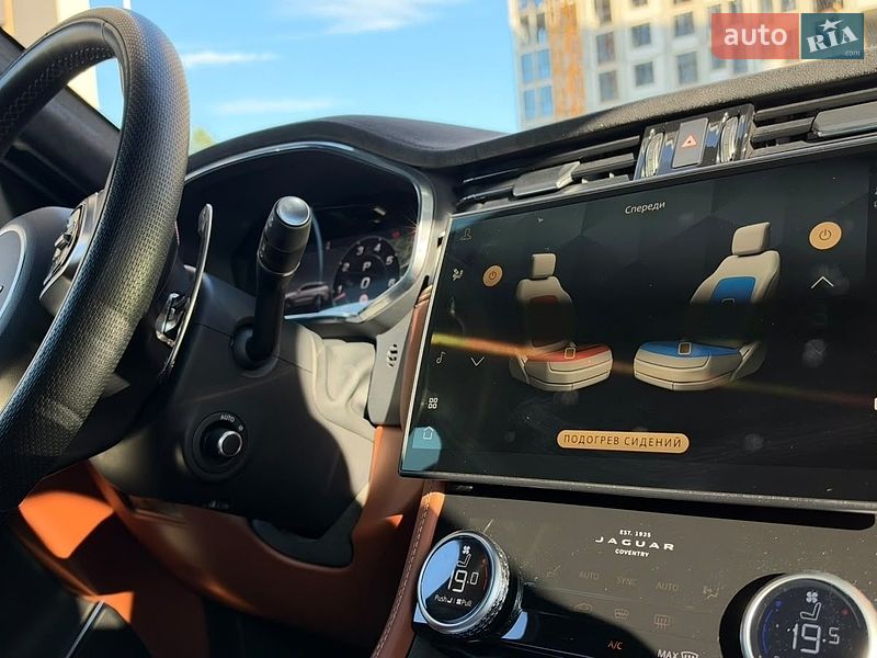 Внедорожник / Кроссовер Jaguar F-Pace 2024 в Киеве