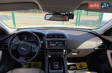 Позашляховик / Кросовер Jaguar F-Pace 2016 в Коломиї