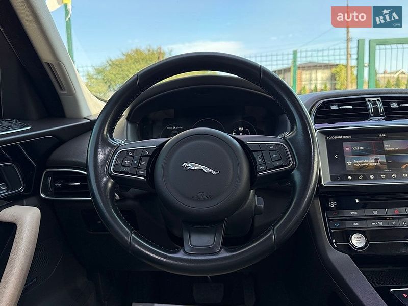 Позашляховик / Кросовер Jaguar F-Pace 2016 в Коломиї