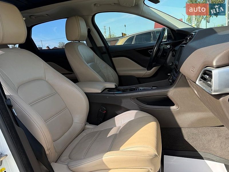 Позашляховик / Кросовер Jaguar F-Pace 2016 в Коломиї