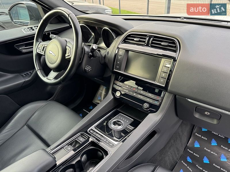 Позашляховик / Кросовер Jaguar F-Pace 2018 в Рівному фото 34 Позашляховик / Кросовер Jaguar F-Pace 2018 в Рівному