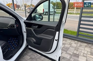 Позашляховик / Кросовер Jaguar F-Pace 2018 в Рівному фото 33 Позашляховик / Кросовер Jaguar F-Pace 2018 в Рівному