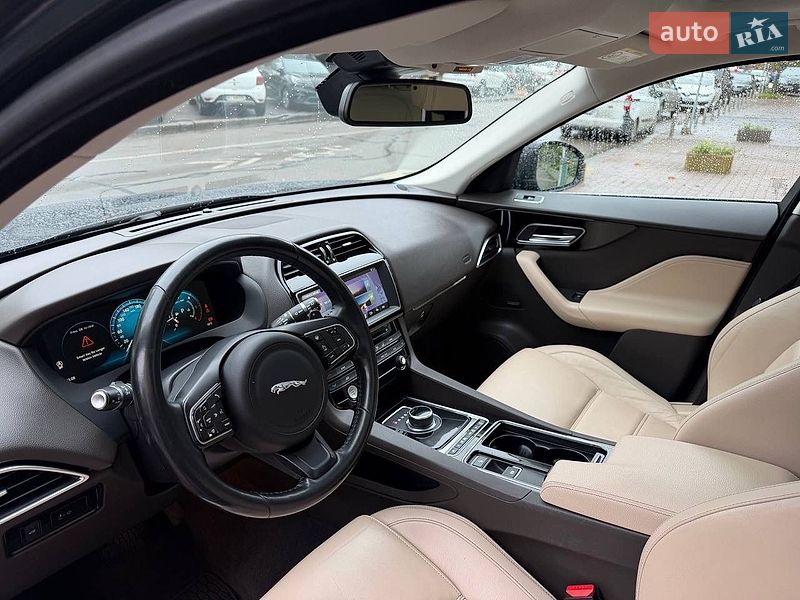 Внедорожник / Кроссовер Jaguar F-Pace 2016 в Киеве