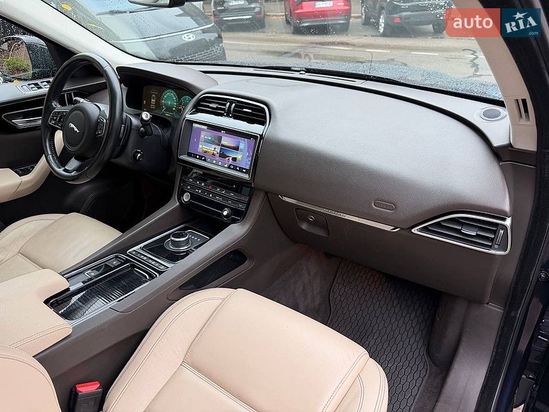 Внедорожник / Кроссовер Jaguar F-Pace 2016 в Киеве