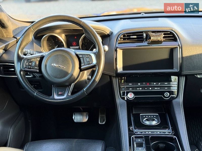 Позашляховик / Кросовер Jaguar F-Pace 2019 в Києві