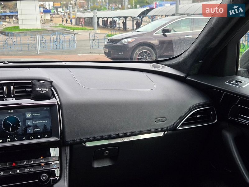 Внедорожник / Кроссовер Jaguar F-Pace 2019 в Киеве